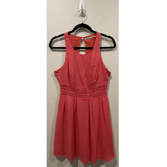 KIMCHI BLUE Fiona Waist Coral Crochet Mini Dress - Picture 2 of 7